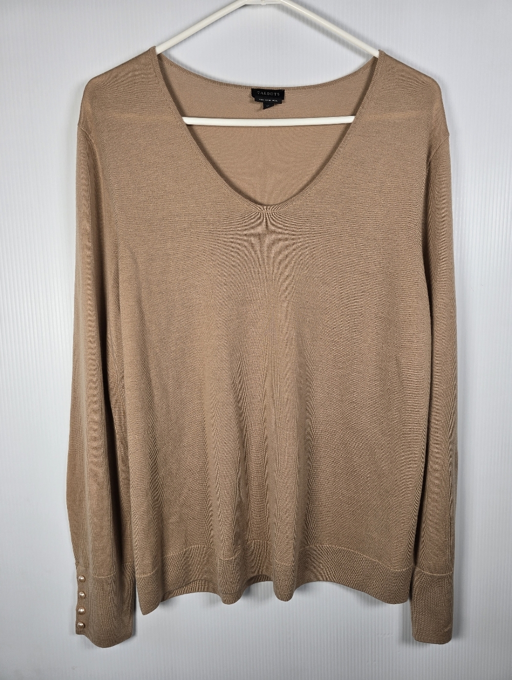 NWOT Talbots Pure Merino Wool Camel V-Neck Lightweight Sweater Pearl CuffsSizeXL